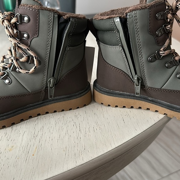 H&M waterproof laced boots size 11 toddler - Picture 6 of 8